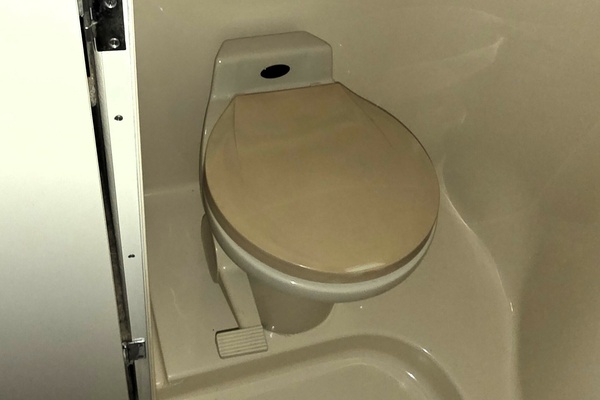 Head  VacuFlush