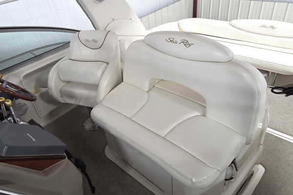 Helm Seating