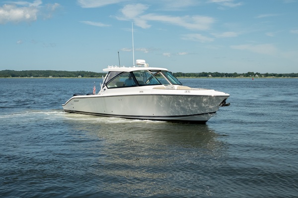 All Square  32ft Pursuit Yacht For Sale