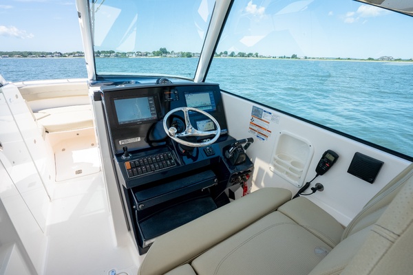 All Square  32ft Pursuit Yacht For Sale