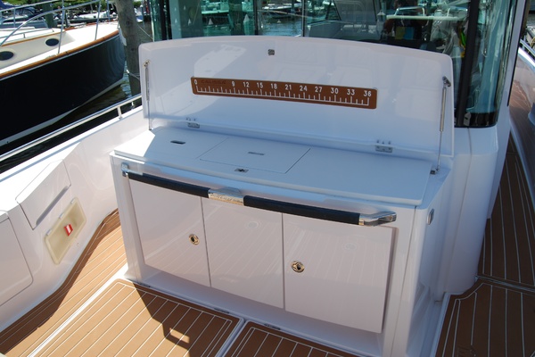 37ft Axopar Yacht For Sale