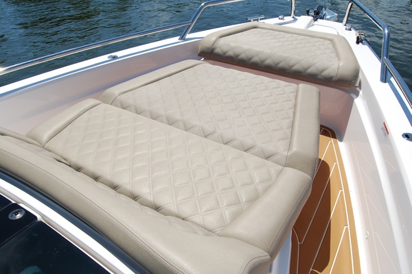 37ft Axopar Yacht For Sale