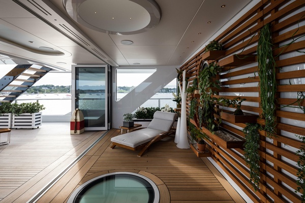 Bridge Deck Aft Looking To Port 