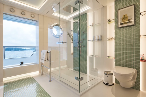 Owner's Stateroom Port En Suite 