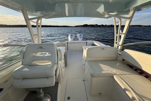 2023 Cobia 33
