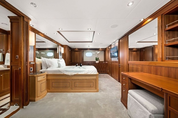 123ft Palmer Johnson Yacht For Sale