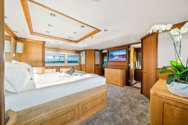 123ft Palmer Johnson Yacht For Sale