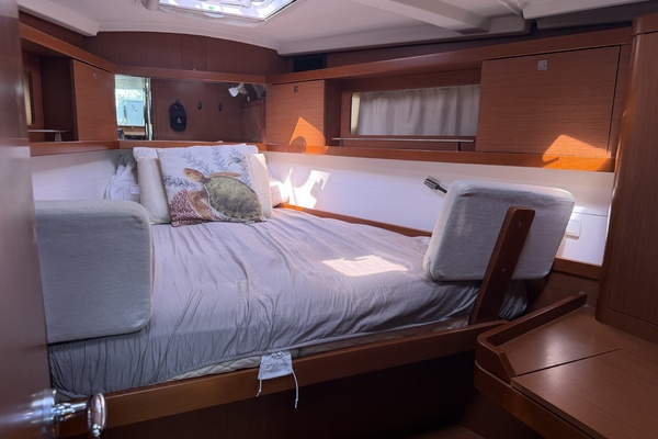Breeze 41ft Beneteau Yacht For Sale