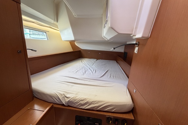 Breeze 41ft Beneteau Yacht For Sale