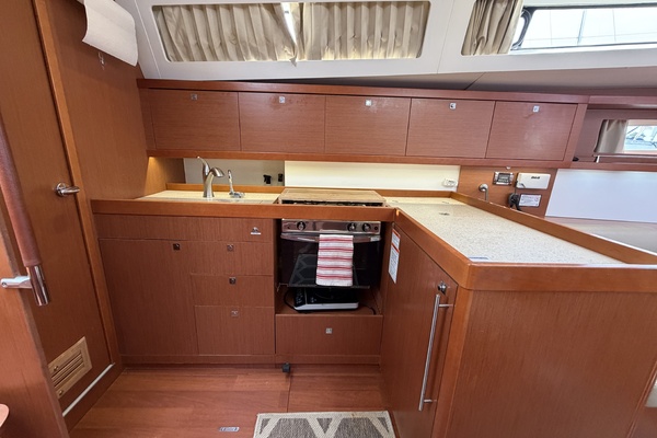 Breeze 41ft Beneteau Yacht For Sale