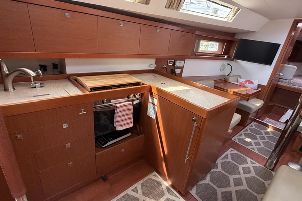Breeze 41ft Beneteau Yacht For Sale