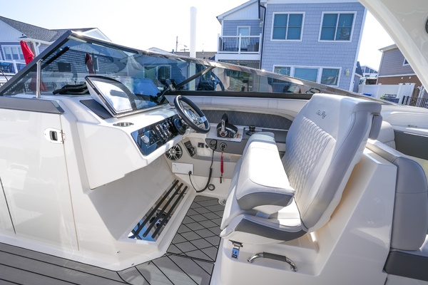 31ft Sea Ray Yacht For Sale