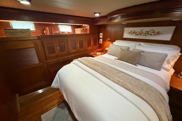 2006 Marlow 53