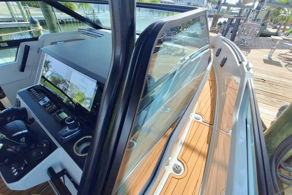 32ft Saxdor Yacht For Sale