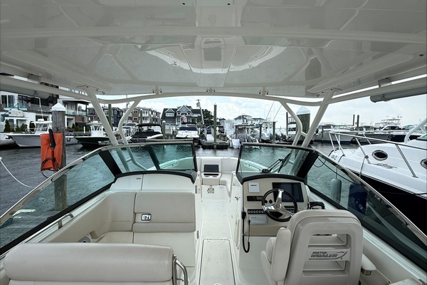 27ft Boston Whaler Yacht For Sale