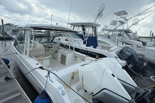 27ft Boston Whaler Yacht For Sale