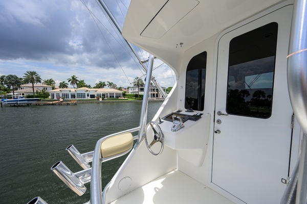 2006 Viking 68