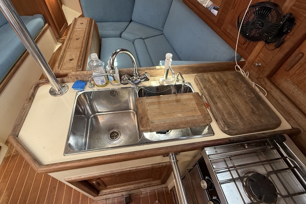 Elation 37ft Pacific Seacraft Yacht For Sale