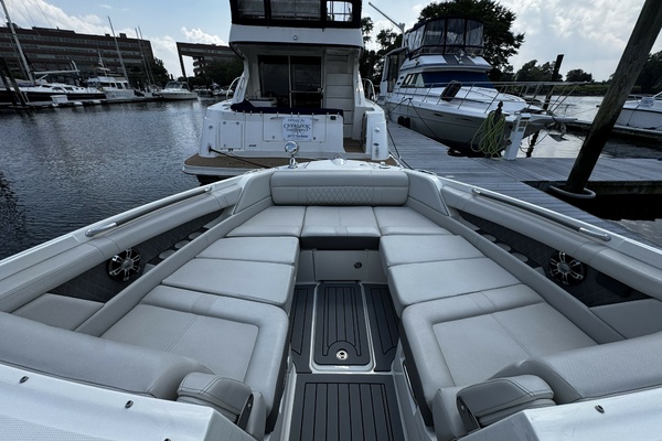 35ft Sea Ray Yacht For Sale