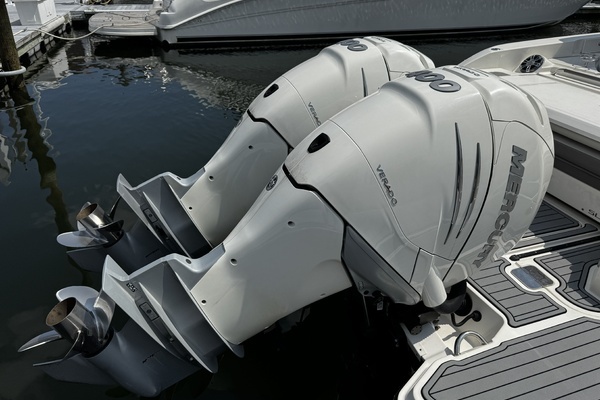 2021 Sea Ray 35