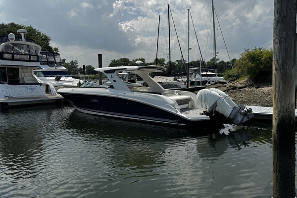 35ft Sea Ray Yacht For Sale
