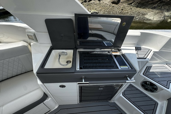 35ft Sea Ray Yacht For Sale