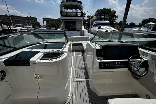2021 Sea Ray 35