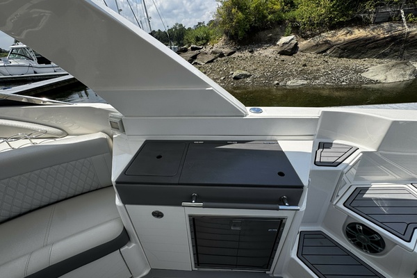 35ft Sea Ray Yacht For Sale
