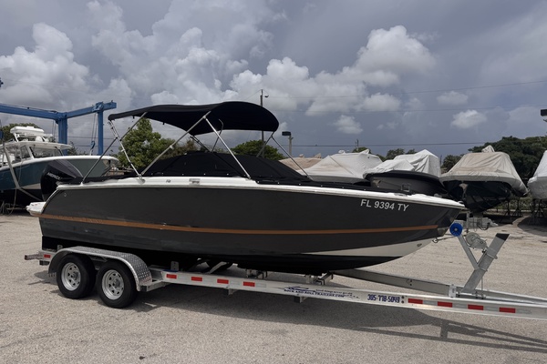 22ft Four Winns Yacht For Sale
