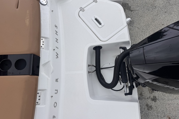 22ft Four Winns Yacht For Sale