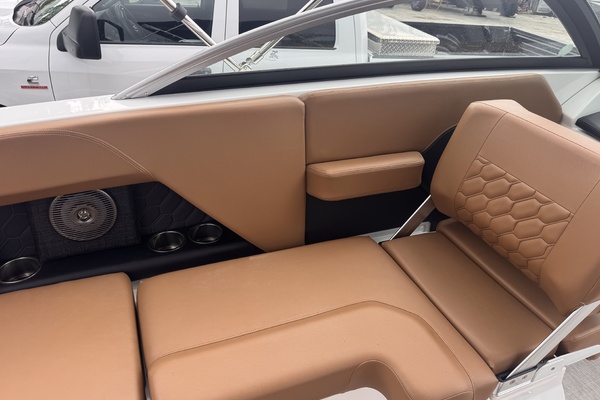 22ft Four Winns Yacht For Sale