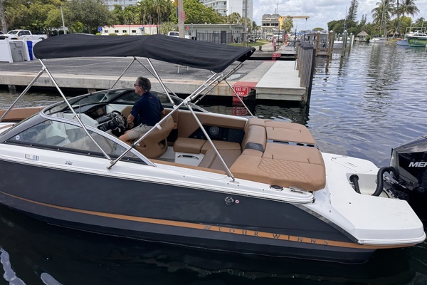 22ft Four Winns Yacht For Sale