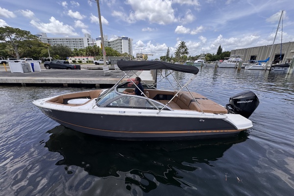 22ft Four Winns Yacht For Sale