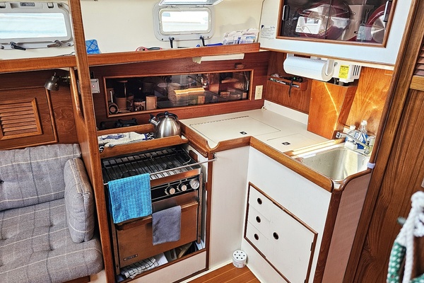 30ft Nonsuch Yacht For Sale