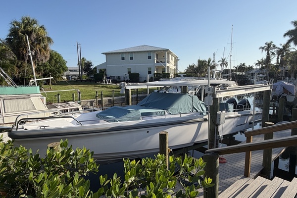 37ft Axopar Yacht For Sale