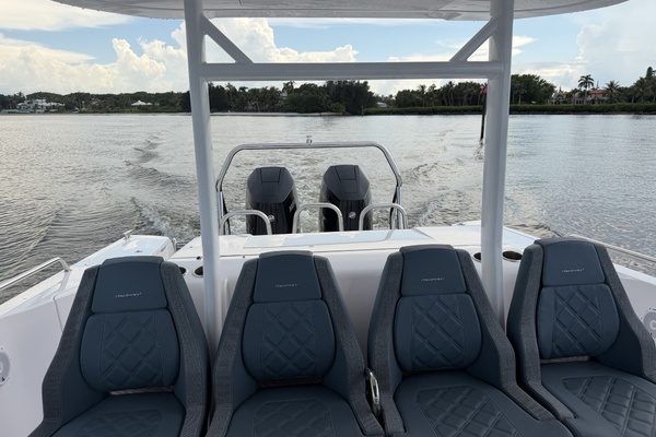 37ft Axopar Yacht For Sale