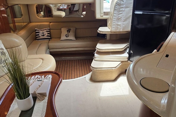 38ft Sea Ray Yacht For Sale