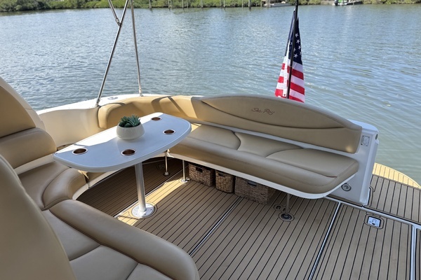 Photo of the 2002 Sea Ray 380 Sundancer