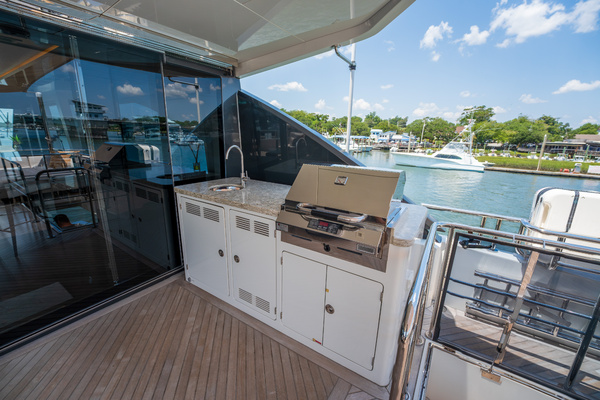 90ft Ocean Alexander Yacht For Sale