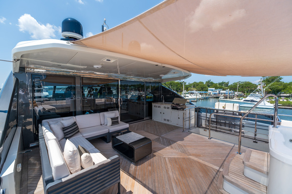 90ft Ocean Alexander Yacht For Sale