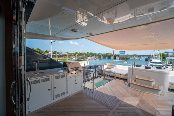90ft Ocean Alexander Yacht For Sale