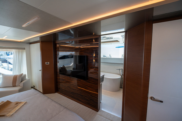 90ft Ocean Alexander Yacht For Sale