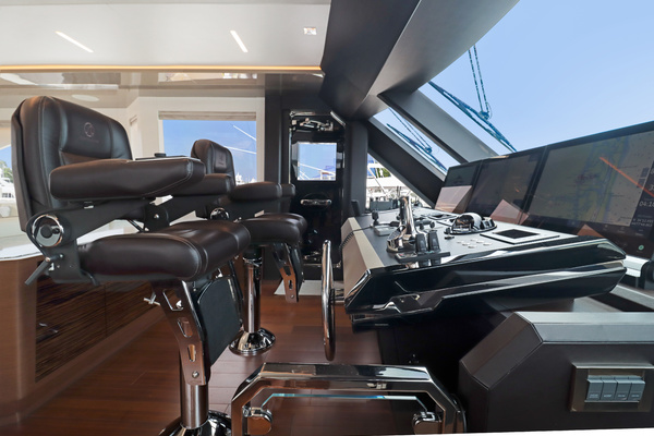 90ft Ocean Alexander Yacht For Sale