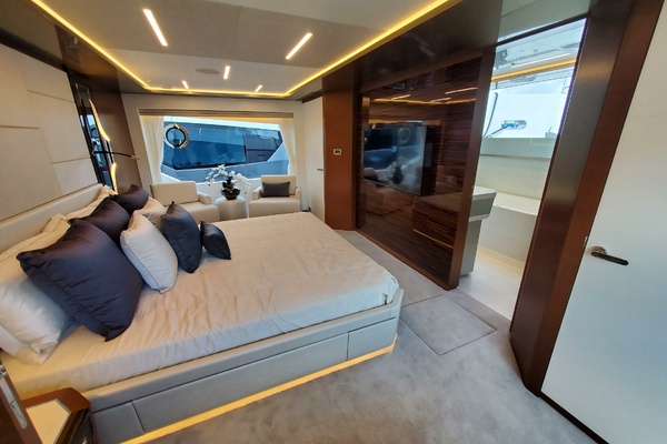 90ft Ocean Alexander Yacht For Sale