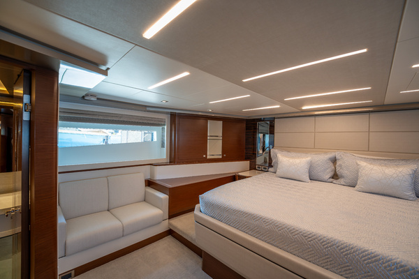 90ft Ocean Alexander Yacht For Sale