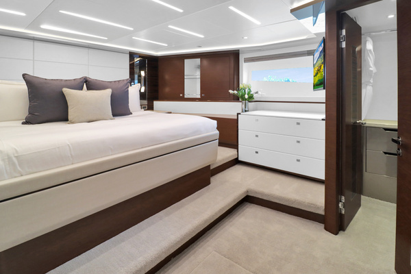 90ft Ocean Alexander Yacht For Sale