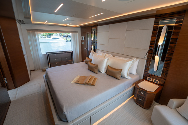 90ft Ocean Alexander Yacht For Sale