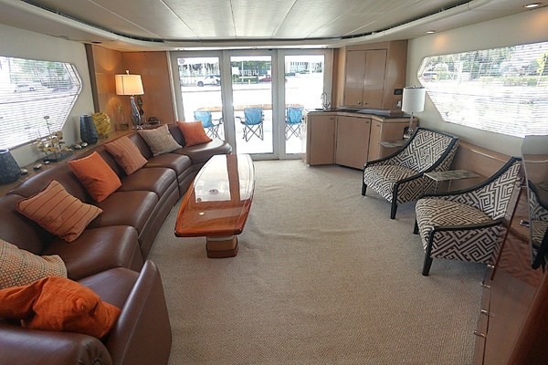 004 Main Deck Salon Aft