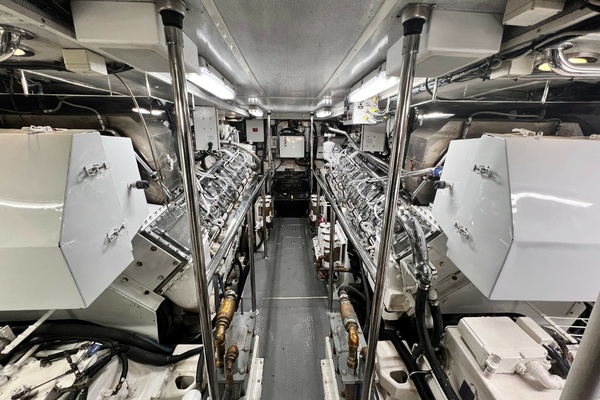 041 Engine Room