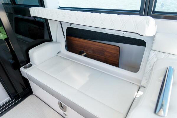 36ft Regal Yacht For Sale